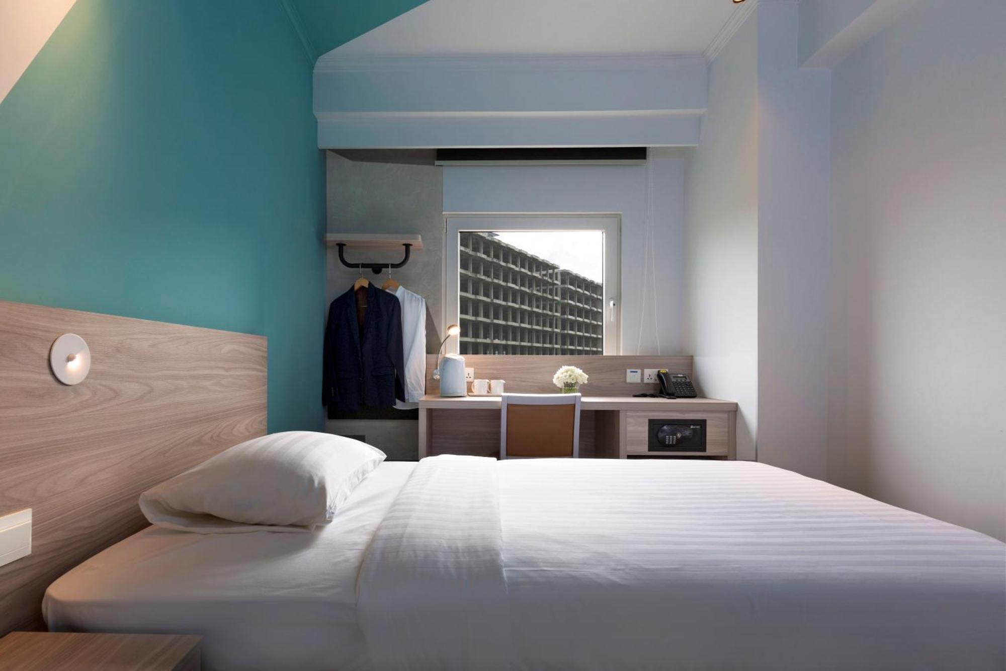 Ibis Budget Phnom Penh Riverside Bagian luar foto