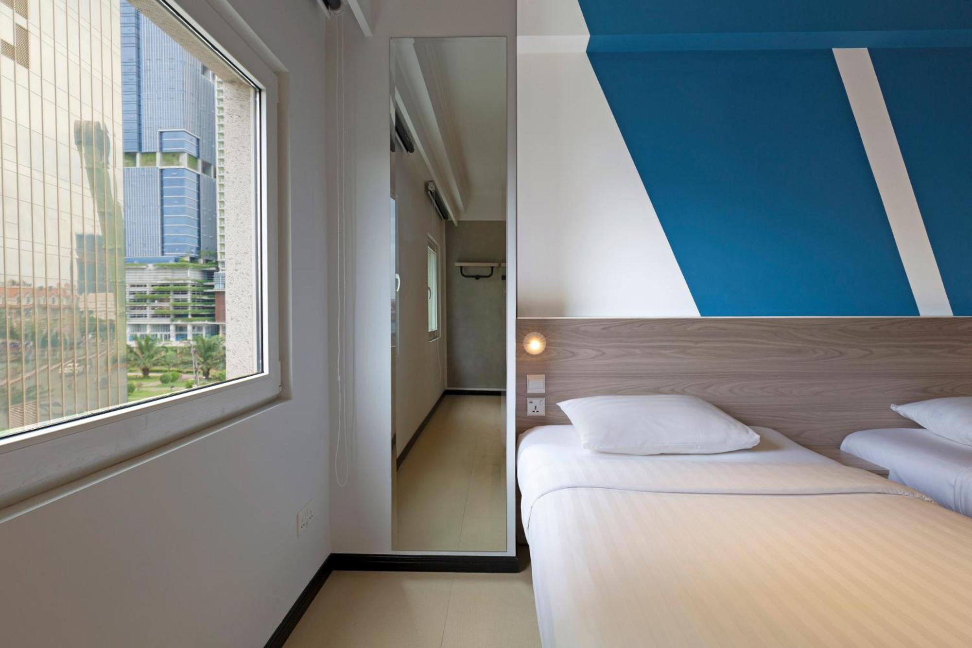 Ibis Budget Phnom Penh Riverside Bagian luar foto